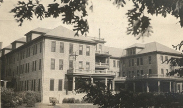 Old Main_3.jpg